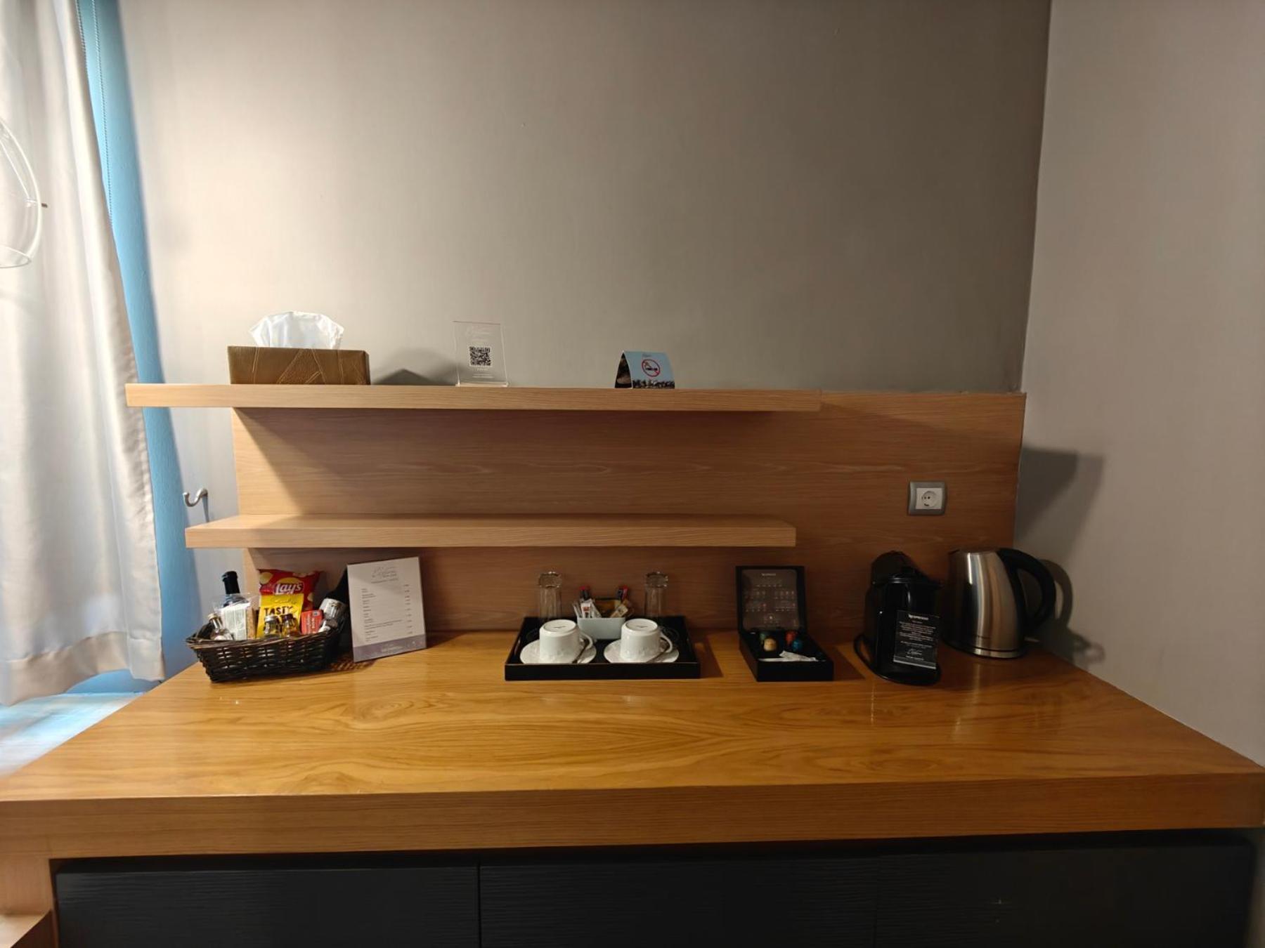 Elysion Hotel Митилини Экстерьер фото
